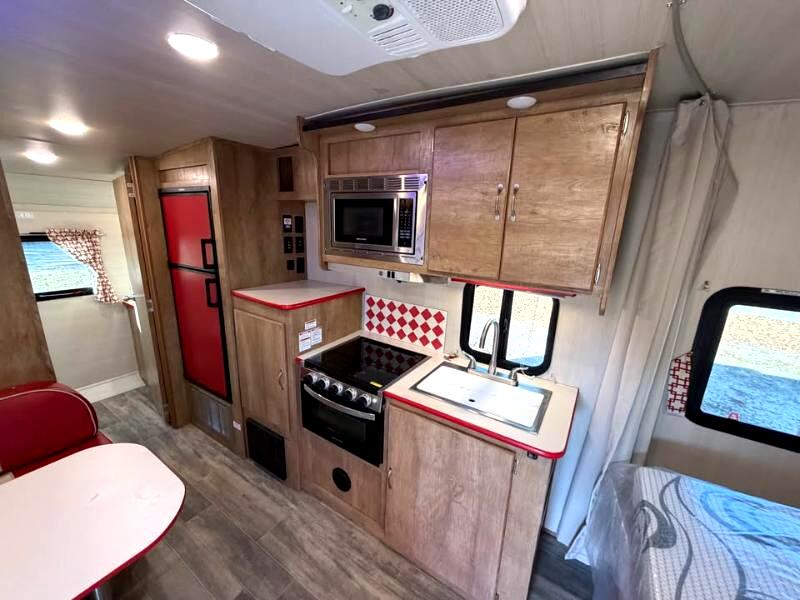 Gulf Stream Vintage  2021