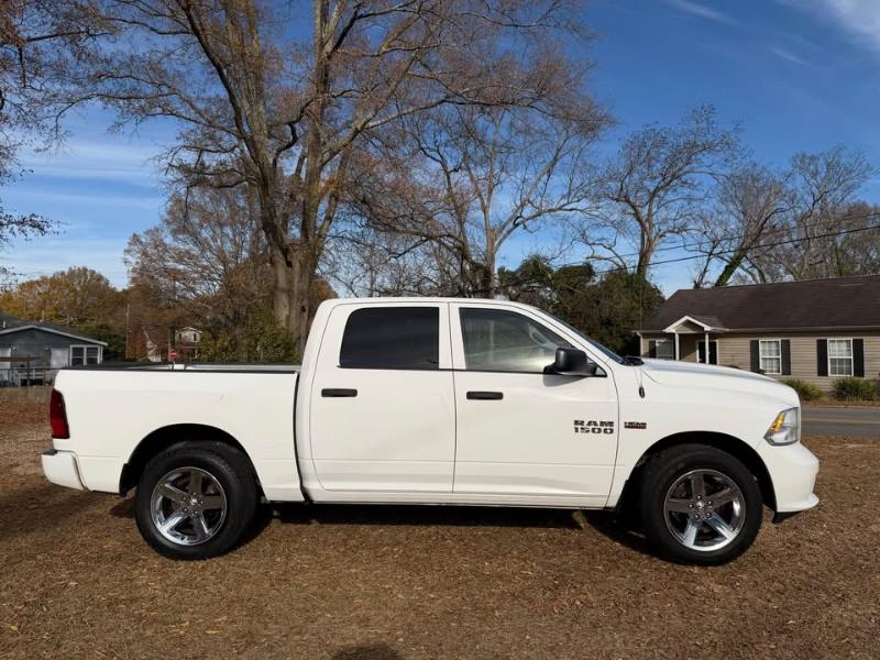 RAM 1500 2WD Crew Cab 140.5" Express 2014