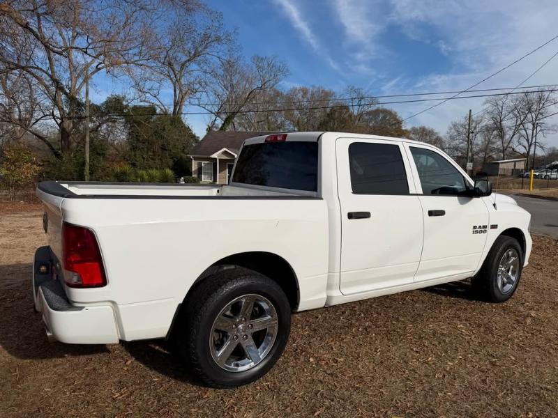 RAM 1500 2WD Crew Cab 140.5" Express 2014