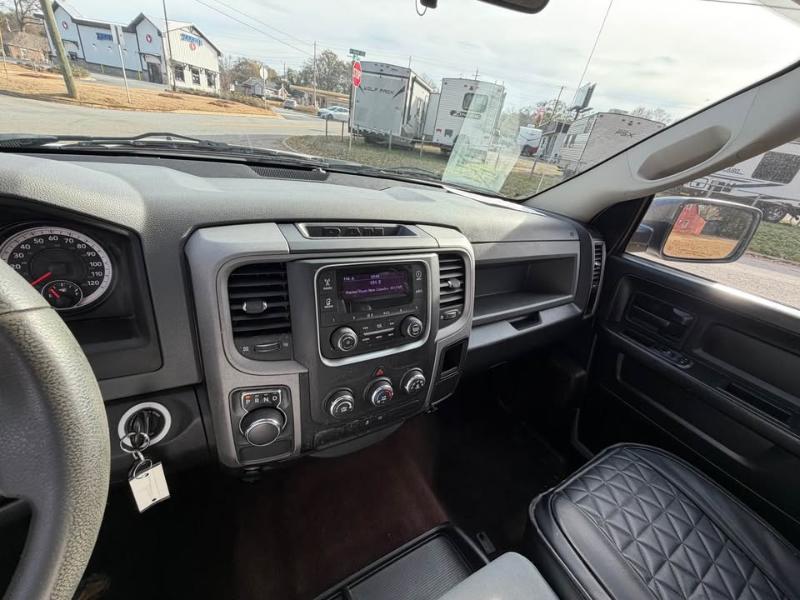 RAM 1500 2WD Crew Cab 140.5" Express 2014