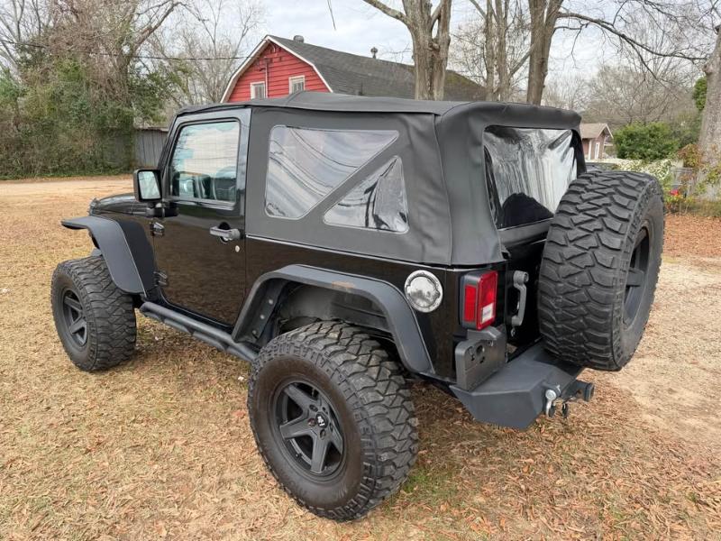 Jeep Wrangler 4WD 2dr Sahara 2013