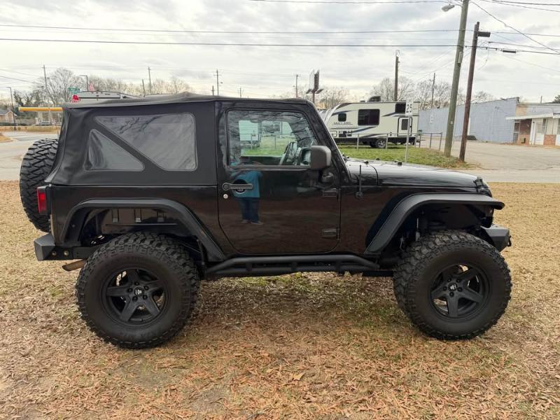 Jeep Wrangler 4WD 2dr Sahara 2013