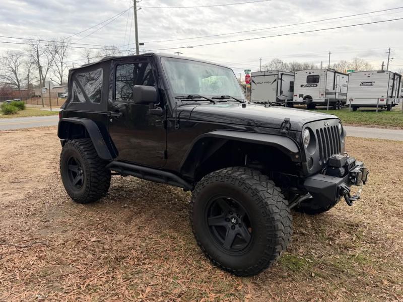 Jeep Wrangler 4WD 2dr Sahara 2013