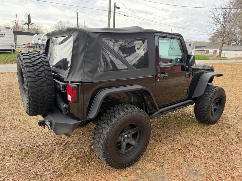 Jeep Wrangler 4WD 2dr Sahara 2013