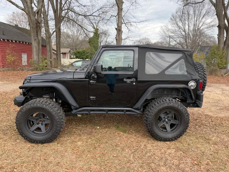 Jeep Wrangler 4WD 2dr Sahara 2013