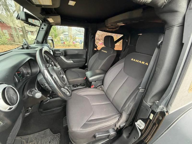 Jeep Wrangler 4WD 2dr Sahara 2013