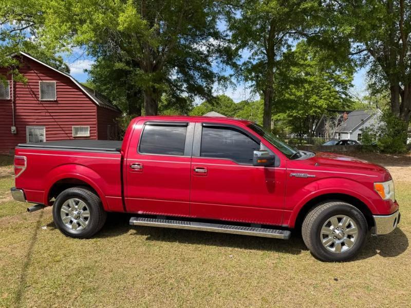 Ford F-150 2WD SuperCrew 145" Lariat 2012