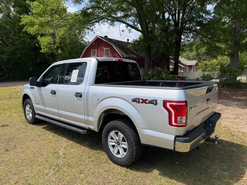 Ford F-150 4WD SuperCrew 145" XLT 2015