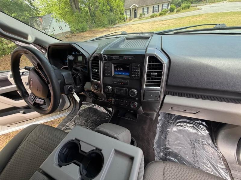 Ford F-150 4WD SuperCrew 145" XLT 2015