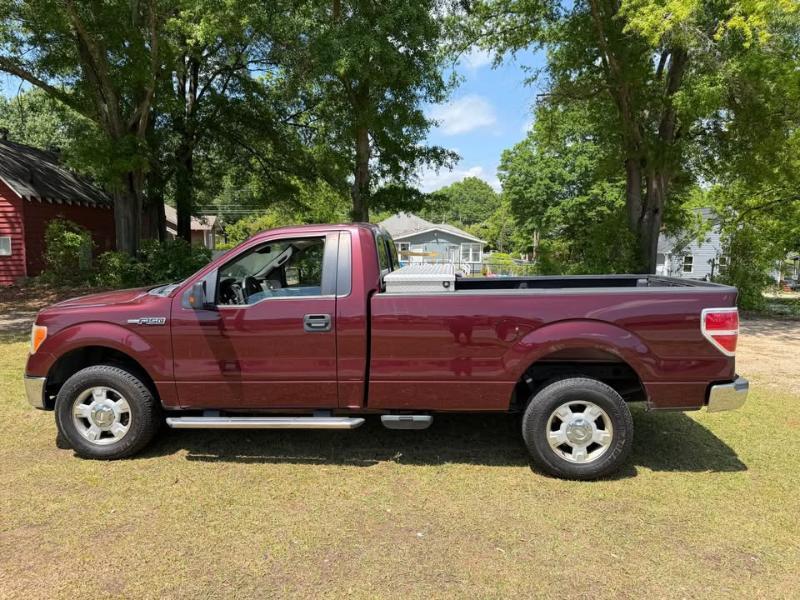 Ford F-150 4WD Reg Cab 145" XLT 2010