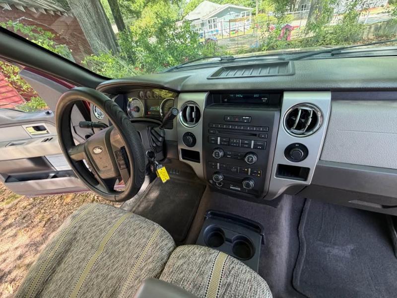 Ford F-150 4WD Reg Cab 145" XLT 2010