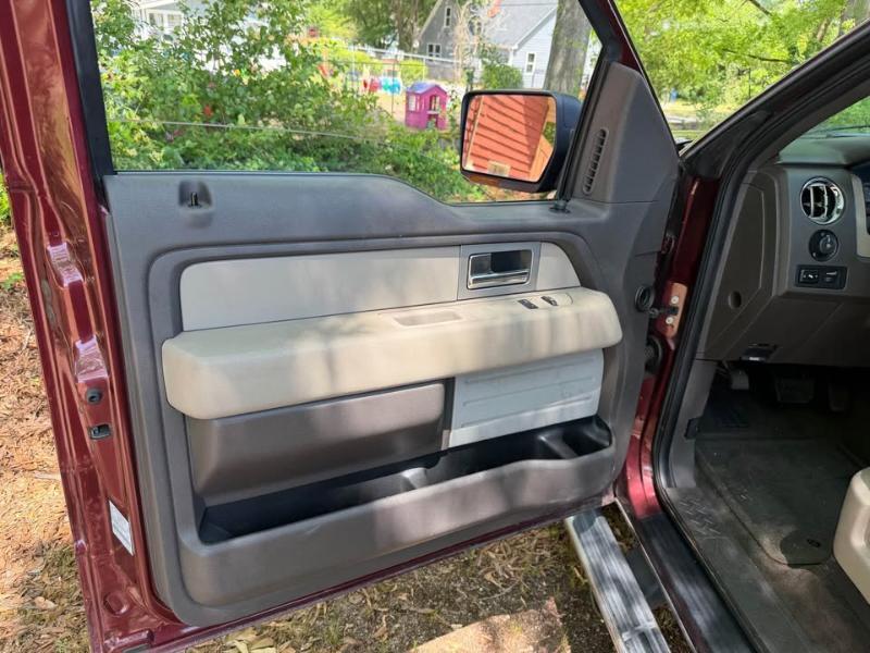 Ford F-150 4WD Reg Cab 145" XLT 2010