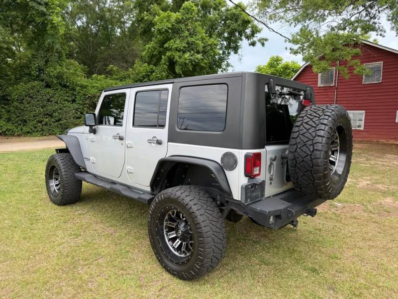 Jeep Wrangler Unlimited 4WD 4dr Sport 2010