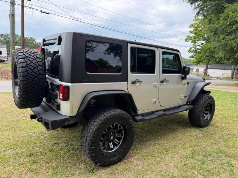 Jeep Wrangler Unlimited 4WD 4dr Sport 2010