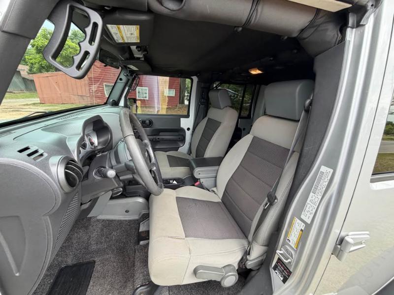 Jeep Wrangler Unlimited 4WD 4dr Sport 2010