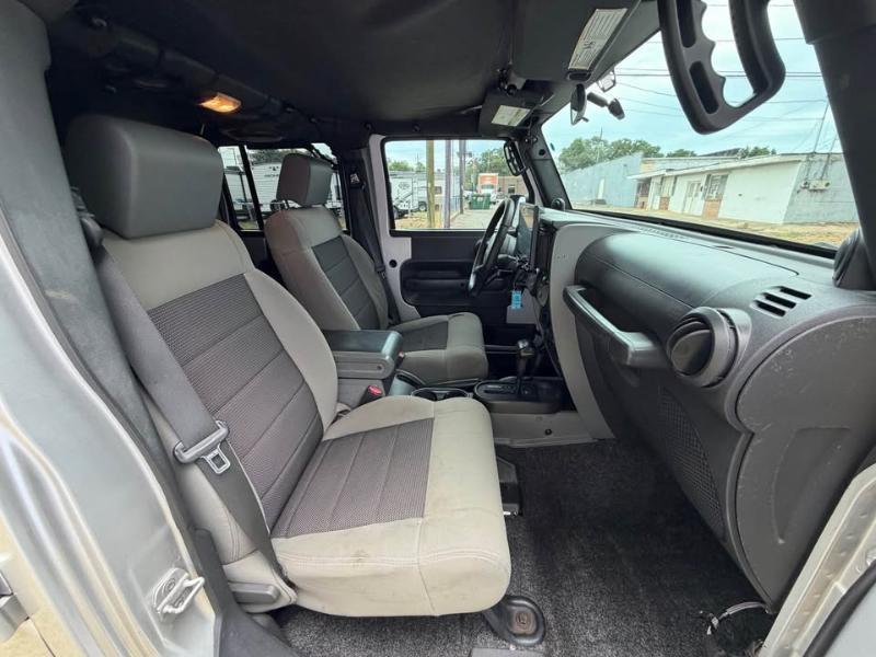 Jeep Wrangler Unlimited 4WD 4dr Sport 2010