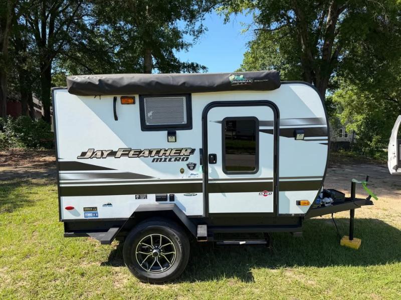 Jayco Jay Feather  2021