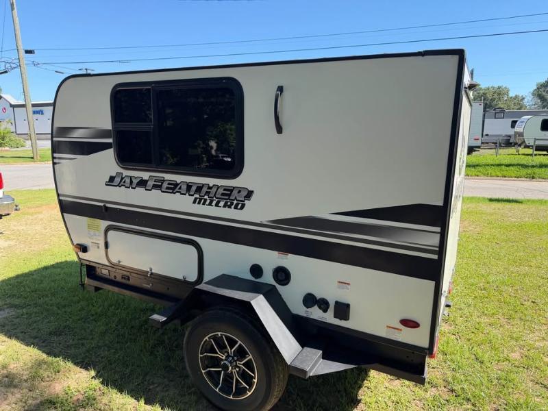 Jayco Jay Feather  2021