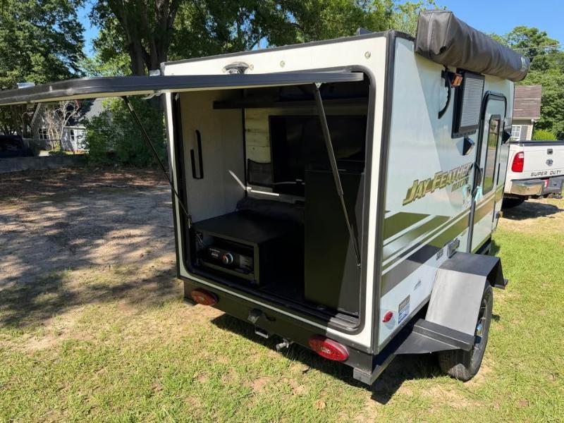 Jayco Jay Feather  2021
