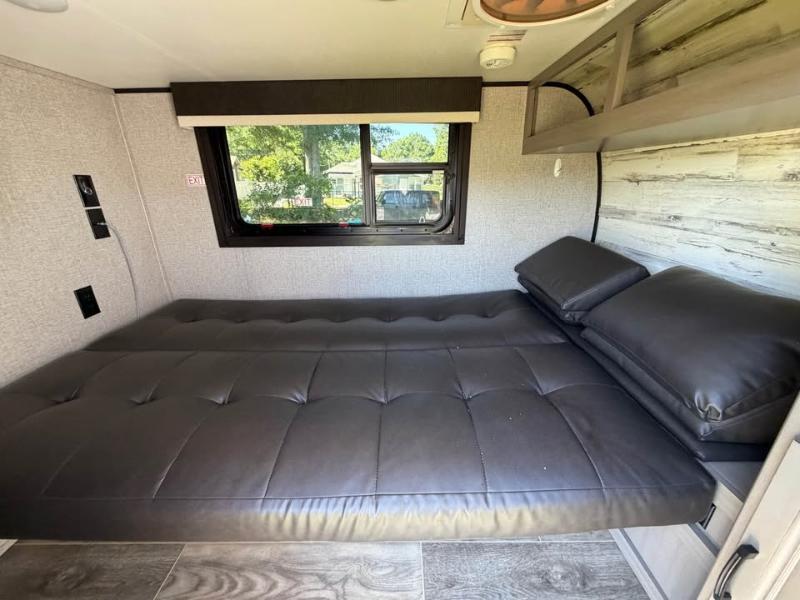 Jayco Jay Feather  2021