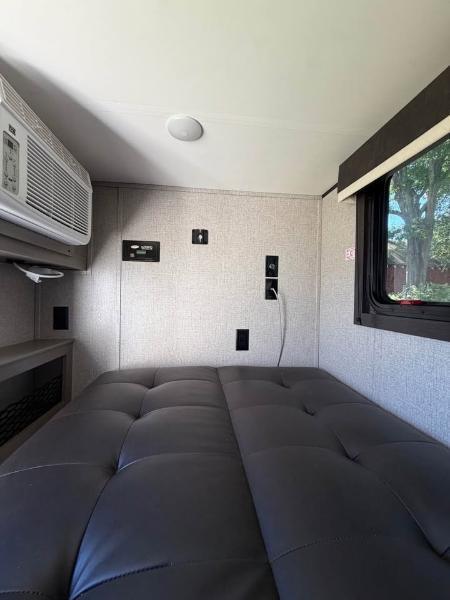 Jayco Jay Feather  2021