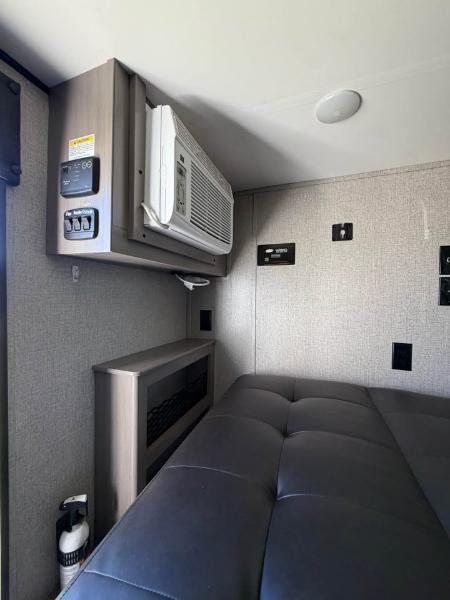 Jayco Jay Feather  2021