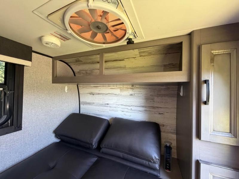 Jayco Jay Feather  2021