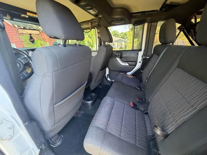 Jeep Wrangler Unlimited 4WD 4dr Sport 2012