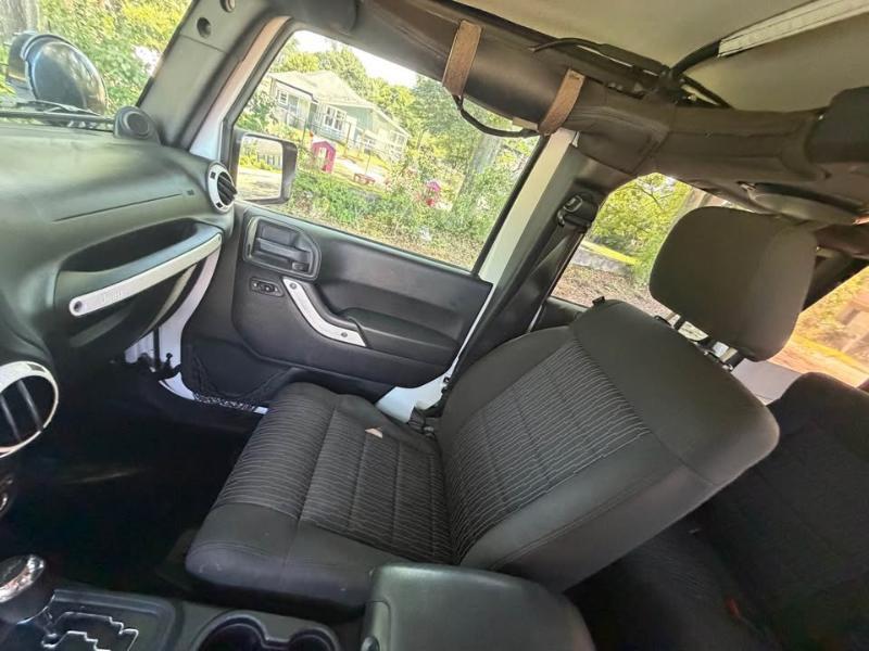 Jeep Wrangler Unlimited 4WD 4dr Sport 2012