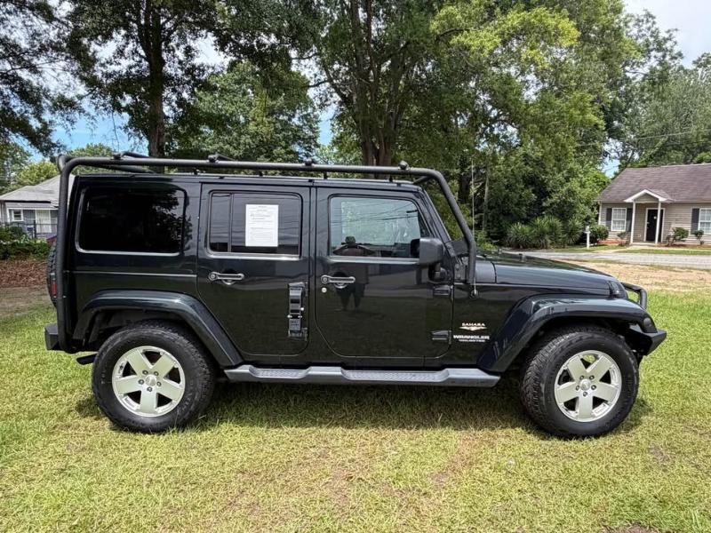 Jeep Wrangler Unlimited 4WD 4dr Sahara 2012