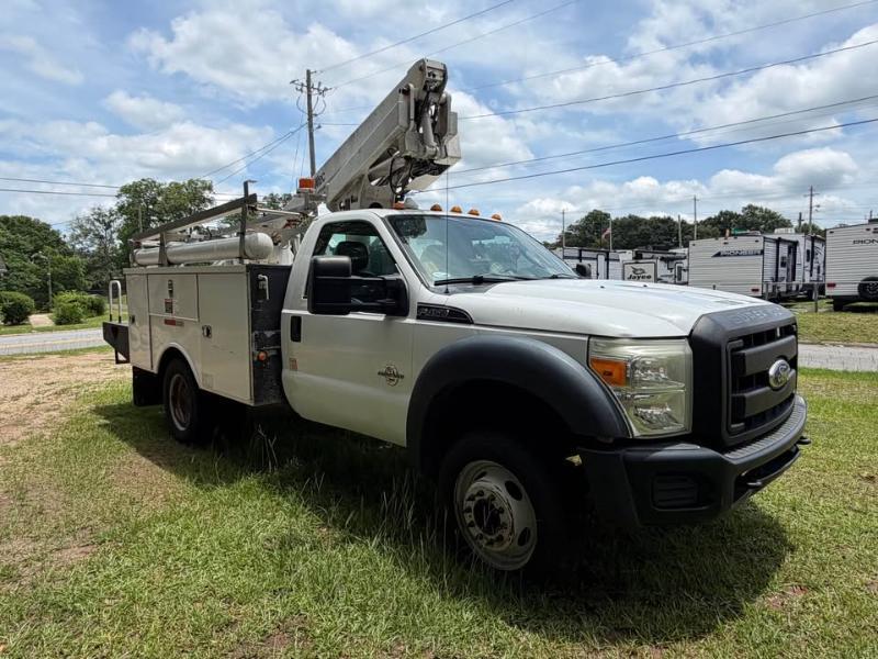 Ford Super Duty F-450 DRW 2WD Reg Cab 165" WB 84" CA XL 2011