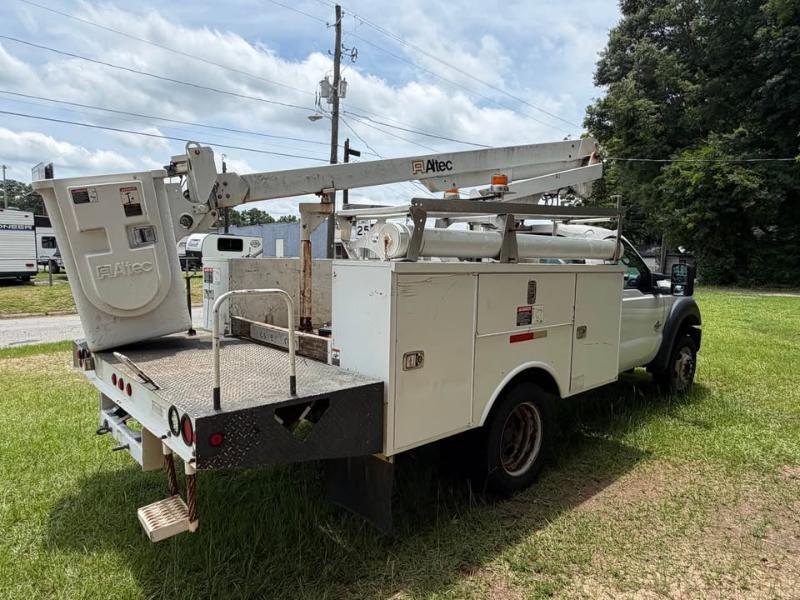Ford Super Duty F-450 DRW 2WD Reg Cab 165" WB 84" CA XL 2011