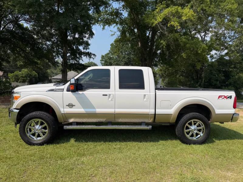 Ford Super Duty F-250 SRW 4WD Crew Cab 156" Lariat 2012