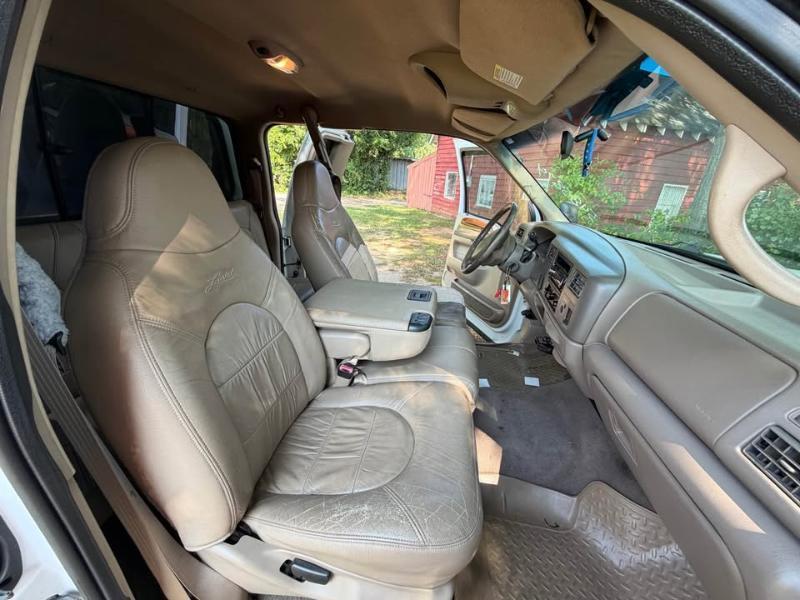 Ford Super Duty F-250 Supercab 142" Lariat 2000