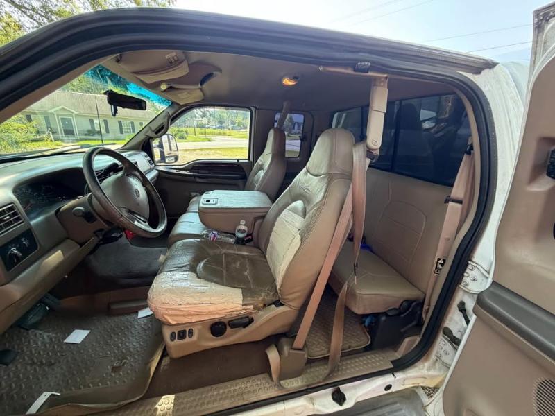 Ford Super Duty F-250 Supercab 142" Lariat 2000