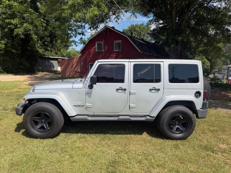Jeep Wrangler Unlimited  2011