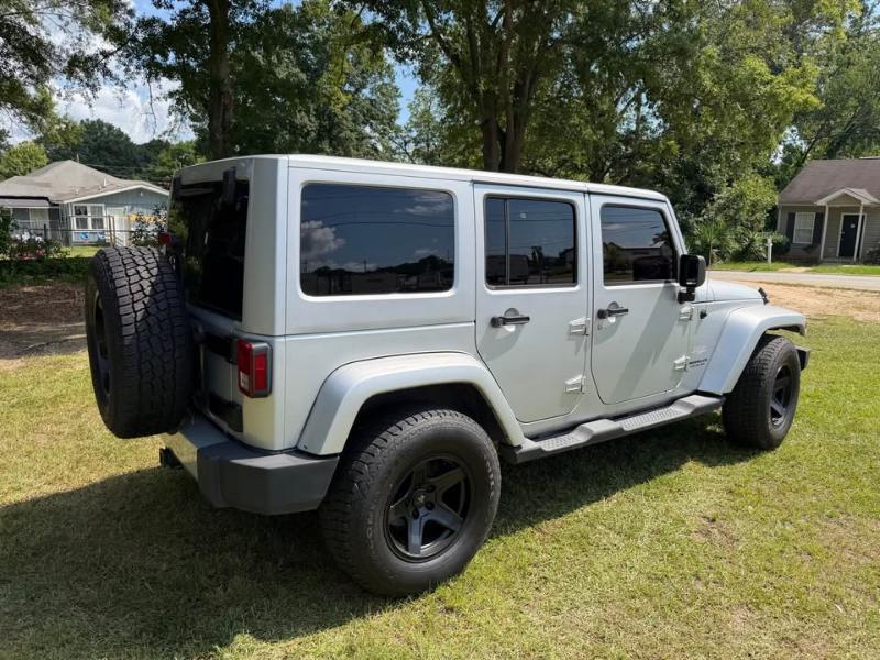 Jeep Wrangler Unlimited  2011