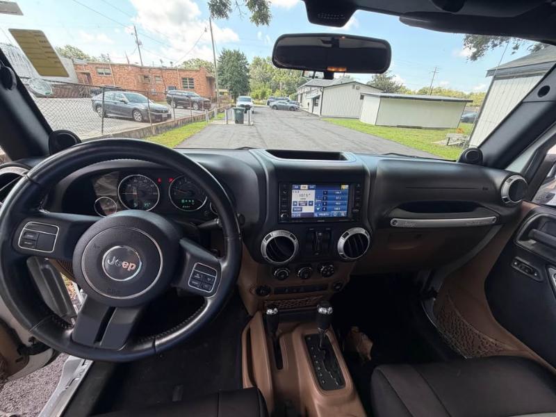 Jeep Wrangler Unlimited  2011