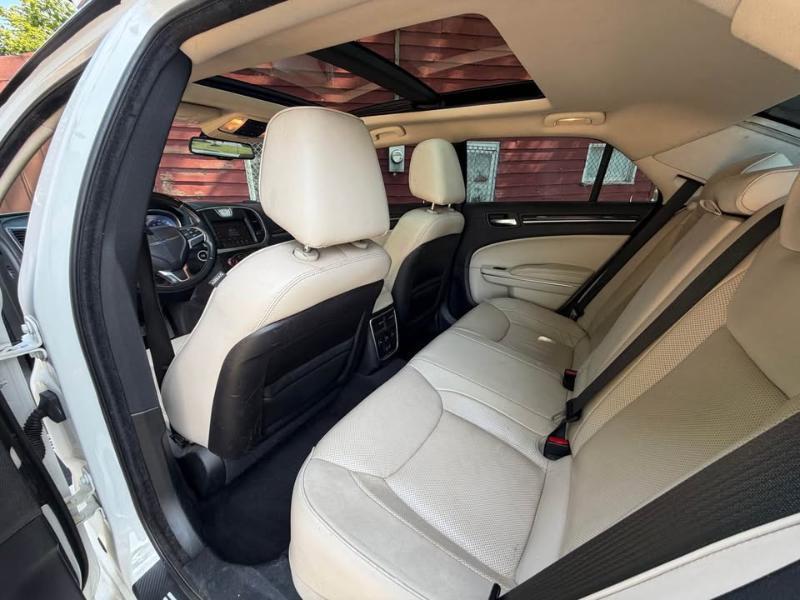 Chrysler 300  2016