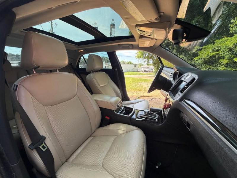 Chrysler 300  2016