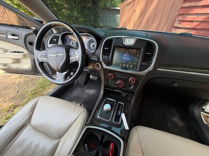 Chrysler 300  2016