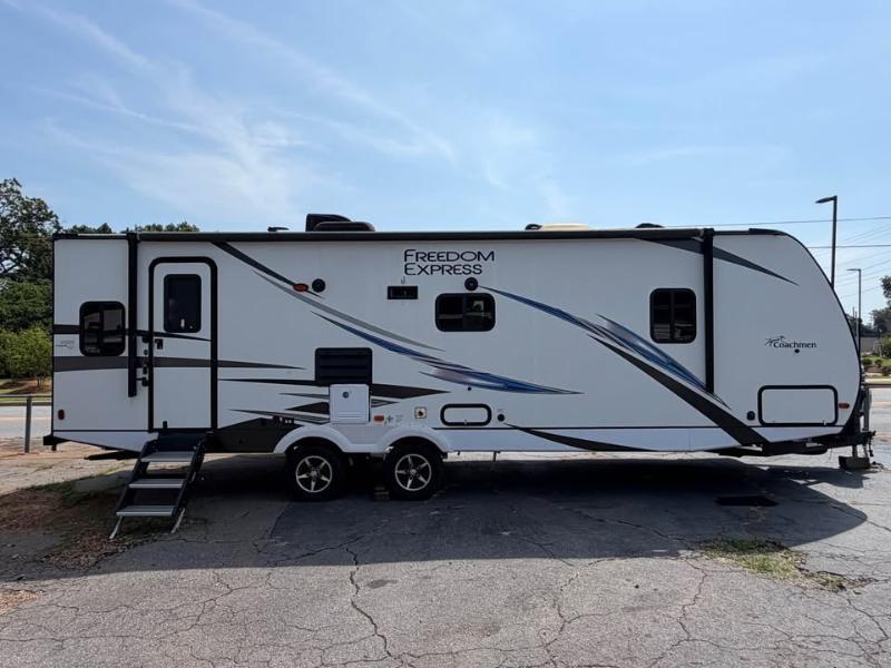 Coachmen Freedom Express  2020