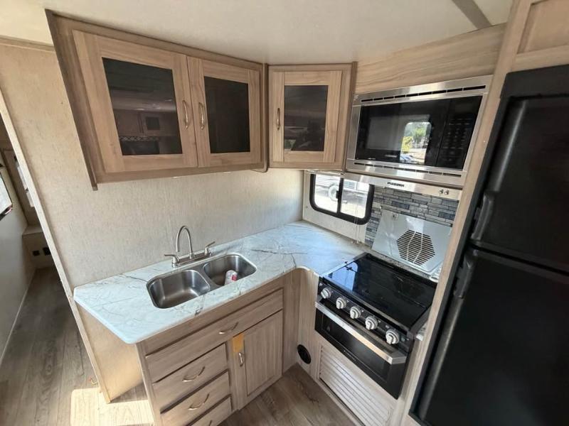 Coachmen Freedom Express  2020