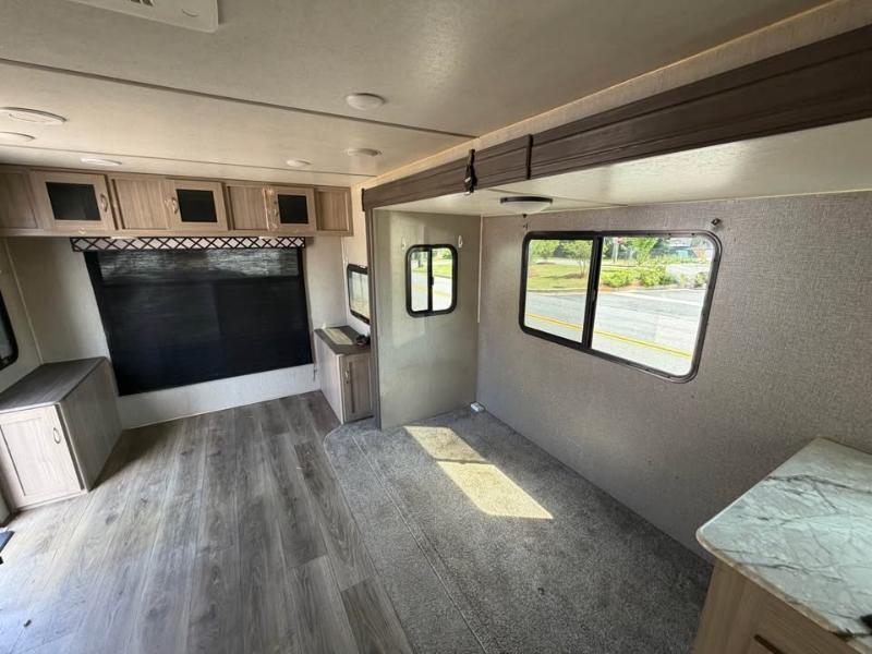 Coachmen Freedom Express  2020