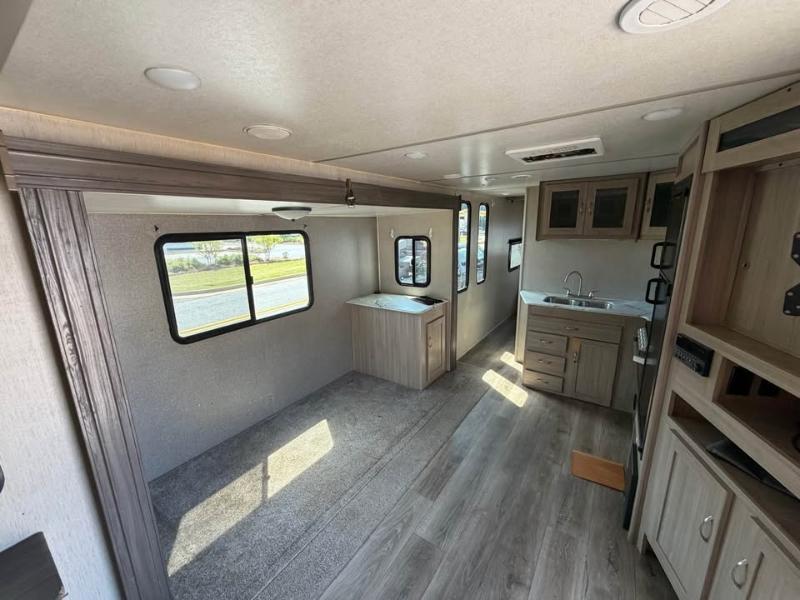 Coachmen Freedom Express  2020