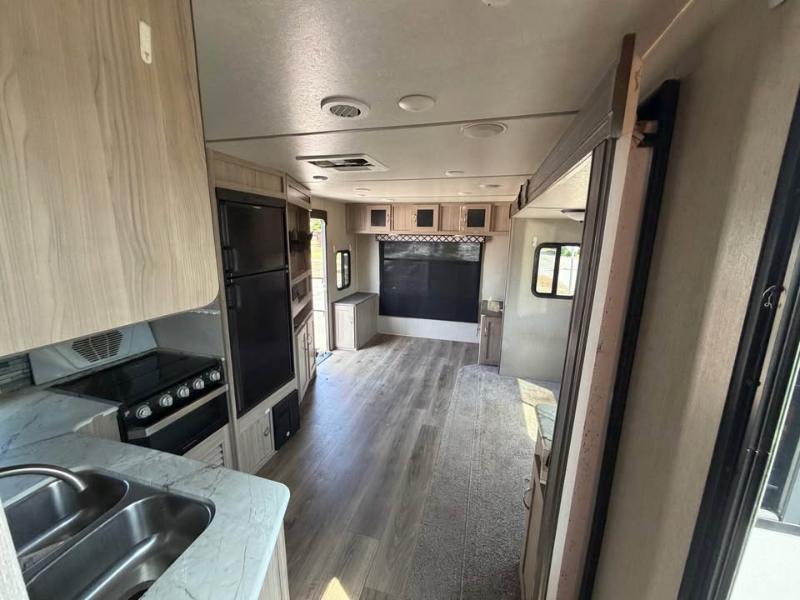 Coachmen Freedom Express  2020