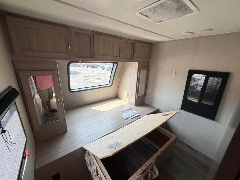 Coachmen Freedom Express  2020