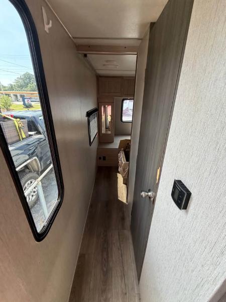 Coachmen Freedom Express  2020