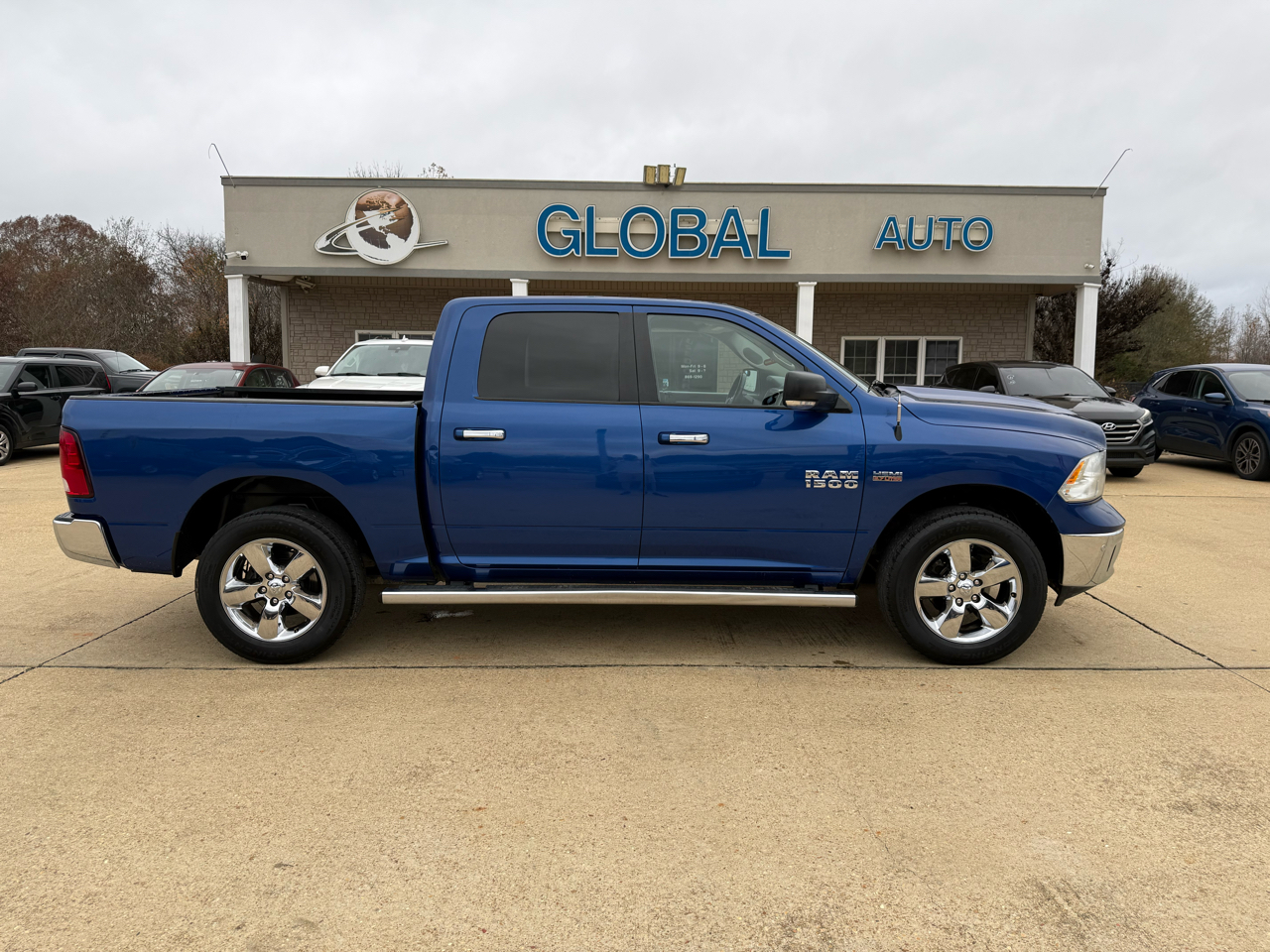 2018 RAM 1500 4WD Crew Cab 140.5" SLT