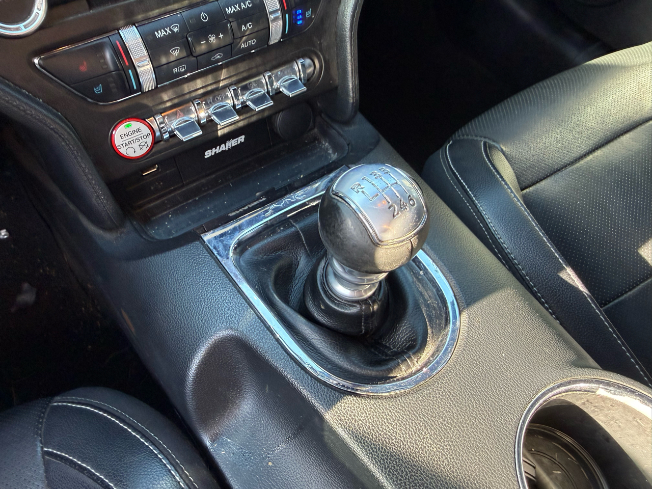 Ford Mustang GT Premium Coupe 2016